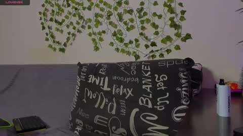 Snapshot of bravomaestro chatting on 19, 12, 2025 Johny Bravo online show from 19, 12, 2025