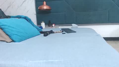 BRENDA VELASQUEZ online show from 11, 4, 2026