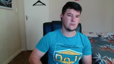 Snapshot of brendansexyboy098754 chatting on 3, 5, 2026 ask me lol online show from 3, 5, 2026
