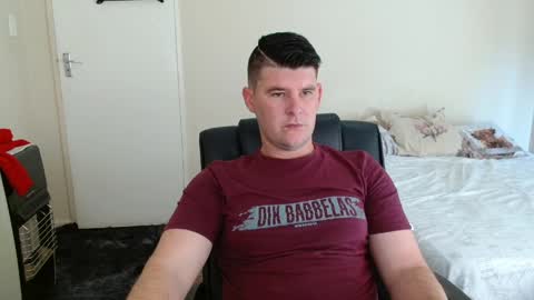 Snapshot of brendansexyboy098754 chatting on 28, 5, 2026 ask me lol online show from 28, 5, 2026