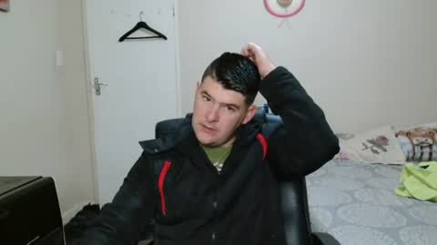 Snapshot of brendansexyboy098754 chatting on 22, 6, 2026 ask me lol online show from 22, 6, 2026