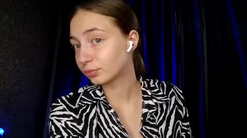 Snapshot of brendelle chatting on 19, 5, 2026 Mia online show from 19, 5, 2026