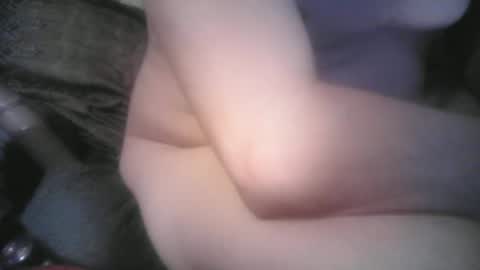 Snapshot of bri20fu chatting on 7, 7, 2026 raining down on me online show from 7, 7, 2026