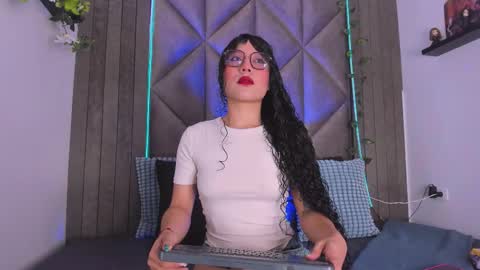 Snapshot of briaconner_ chatting on 4, 10, 2025 B R I A online show from 4, 10, 2025