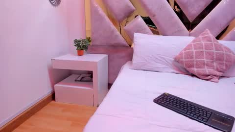 Brianna  online show from 30, 11, 2025