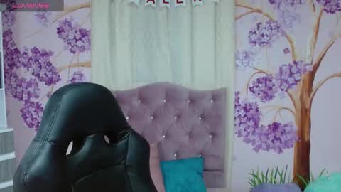 DAYANNA online show from 5, 2, 2025