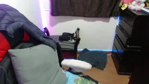 scarleth    follow mee 3 kis online show from 7, 3, 2025