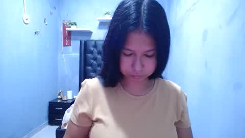 Snapshot of britanyx1 chatting on 23, 4, 2026 britanyx1 online show from 23, 4, 2026