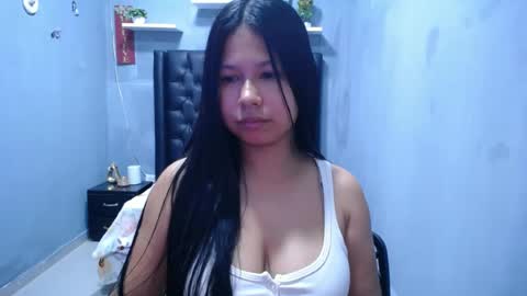 Snapshot of britanyx1 chatting on 30, 4, 2026 britanyx1 online show from 30, 4, 2026
