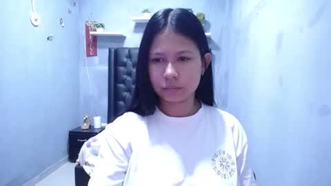 Snapshot of britanyx1 chatting on 19, 5, 2026 britanyx1 online show from 19, 5, 2026