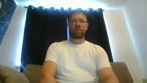 Snapshot of britguy6985 chatting on 25, 6, 2026 britguy6985 online show from 25, 6, 2026