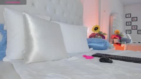 Brithany Rousee online show from 4, 12, 2025