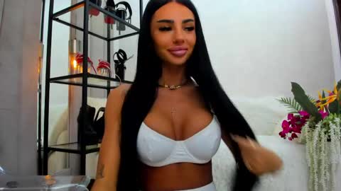 Snapshot of britney_charm chatting on 26, 4, 2026 britney_charm online show from 26, 4, 2026