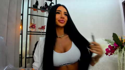 Snapshot of britney_charm chatting on 4, 5, 2026 britney_charm online show from 4, 5, 2026