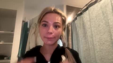 Snapshot of britneycherry08 chatting on 28, 2, 2026 britneycherry08 online show from 28, 2, 2026