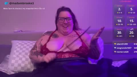 Snapshot of brookenicole3 chatting on 6, 10, 2025 Madam Brooke online show from 6, 10, 2025