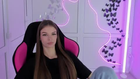 Snapshot of brooklunglow_ chatting on 26, 6, 2026 Vlada online show from 26, 6, 2026