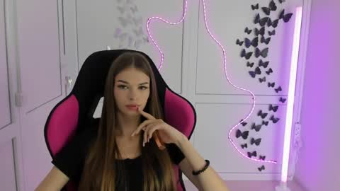 Snapshot of brooklunglow_ chatting on 11, 7, 2026 Vlada online show from 11, 7, 2026