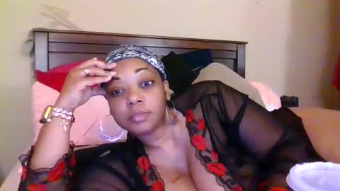 Snapshot of brownroundrenee chatting on 18, 4, 2026 brownroundrenee online show from 18, 4, 2026
