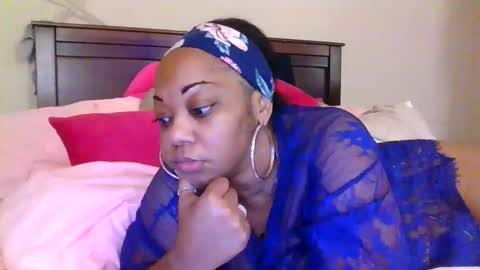 Snapshot of brownroundrenee chatting on 24, 5, 2026 brownroundrenee online show from 24, 5, 2026