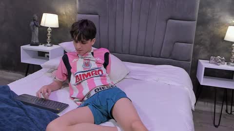 Bruce Hans online show from 8, 2, 2025