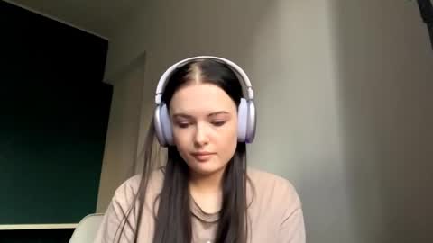 Snapshot of brunaceasor chatting on 29, 4, 2026 Luna online show from 29, 4, 2026