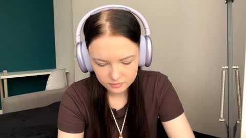 Snapshot of brunaceasor chatting on 4, 5, 2026 Luna online show from 4, 5, 2026
