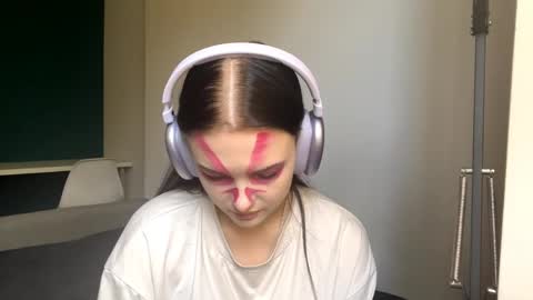 Snapshot of brunaceasor chatting on 6, 5, 2026 Luna online show from 6, 5, 2026