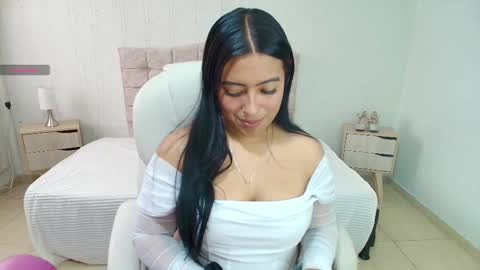 Snapshot of brunette_hot02 chatting on 29, 10, 2025 Andrea  online show from 29, 10, 2025