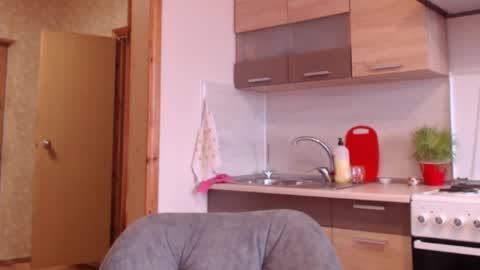 Ellis online show from 1, 2, 2025