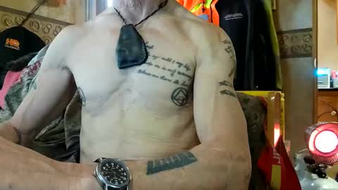 Steve... aka SkinnieDippin aka TimberTramp online show from 30, 12, 2024