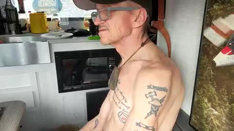 Steve... aka SkinnieDippin aka TimberTramp online show from 22, 2, 2025