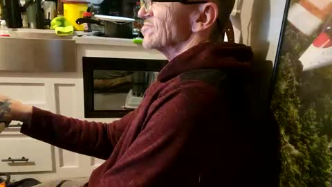 Steve... aka SkinnieDippin aka TimberTramp online show from 23, 2, 2025