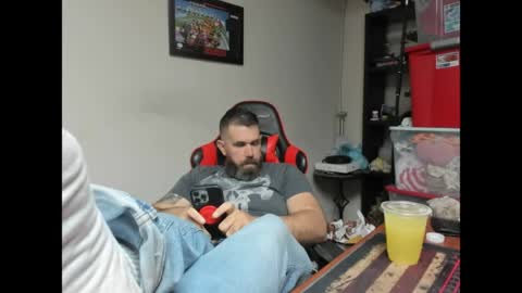 Snapshot of brutalmaster1983 chatting on 8, 5, 2026 BRUTALMASTER1983 online show from 8, 5, 2026