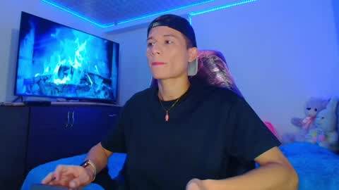 Snapshot of bryam_hot chatting on 6, 1, 2025 BRYAM INDEPENDENT MODEL online show from 6, 1, 2025