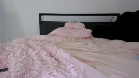 Snapshot of bubble_girl_lo chatting on 13, 5, 2026 Queen Lola XXX online show from 13, 5, 2026