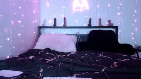 Snapshot of bubble_girl_lo chatting on 16, 7, 2026 Queen Lola XXX online show from 16, 7, 2026