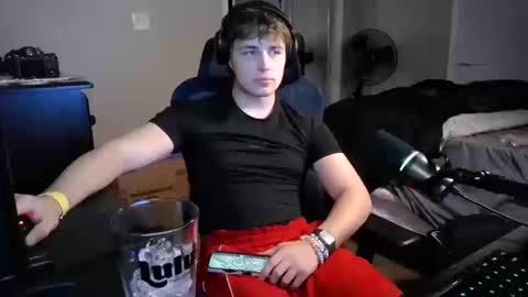 BubblebuttBdn online show from 17, 10, 2025