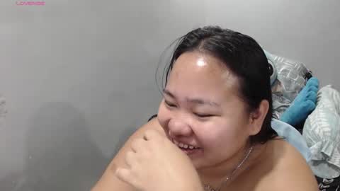 Snapshot of bubblebuttpinay chatting on 11, 10, 2025 Sunshine online show from 11, 10, 2025
