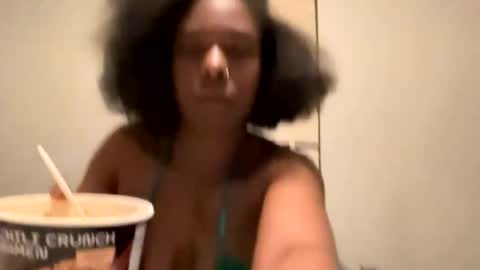 Snapshot of bubblezthedoll chatting on 2, 3, 2026 Bubblez the Doll online show from 2, 3, 2026