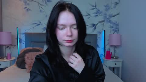 Snapshot of bucks_bunnyy chatting on 8, 3, 2026 Leona online show from 8, 3, 2026
