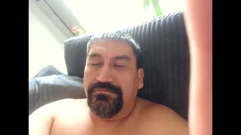 Snapshot of bucktrucks chatting on 15, 10, 2025 bucktrucks online show from 15, 10, 2025