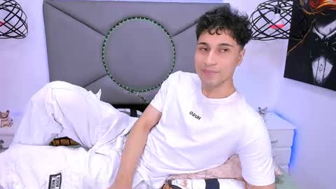 Snapshot of buddy_whitte chatting on 18, 4, 2026 Buddy Whitte online show from 18, 4, 2026