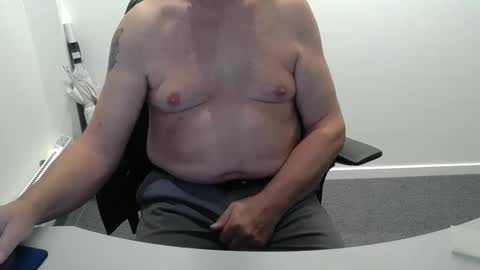 Snapshot of buggemann chatting on 24, 9, 2025 buggemann online show from 24, 9, 2025