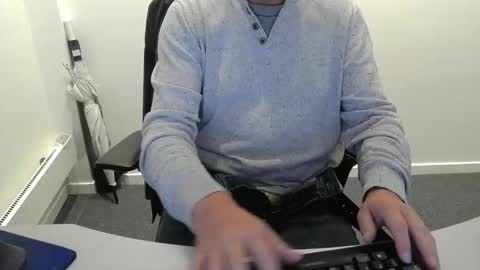 Snapshot of buggemann chatting on 3, 10, 2025 buggemann online show from 3, 10, 2025
