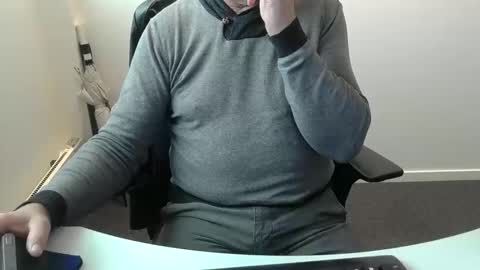 Snapshot of buggemann chatting on 13, 10, 2025 buggemann online show from 13, 10, 2025