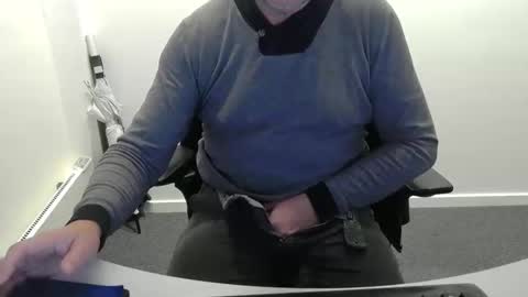 Snapshot of buggemann chatting on 17, 10, 2025 buggemann online show from 17, 10, 2025