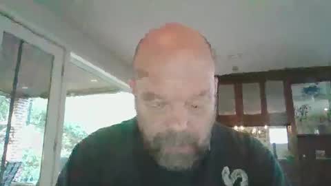 Snapshot of bulldog302w chatting on 2, 11, 2025 bulldog302w online show from 2, 11, 2025