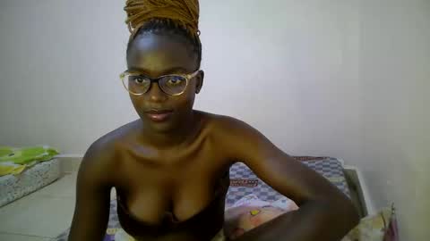 Snapshot of bunny_bliss1 chatting on 8, 5, 2026 bunny_bliss1 online show from 8, 5, 2026