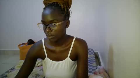 Snapshot of bunny_bliss1 chatting on 11, 5, 2026 bunny_bliss1 online show from 11, 5, 2026